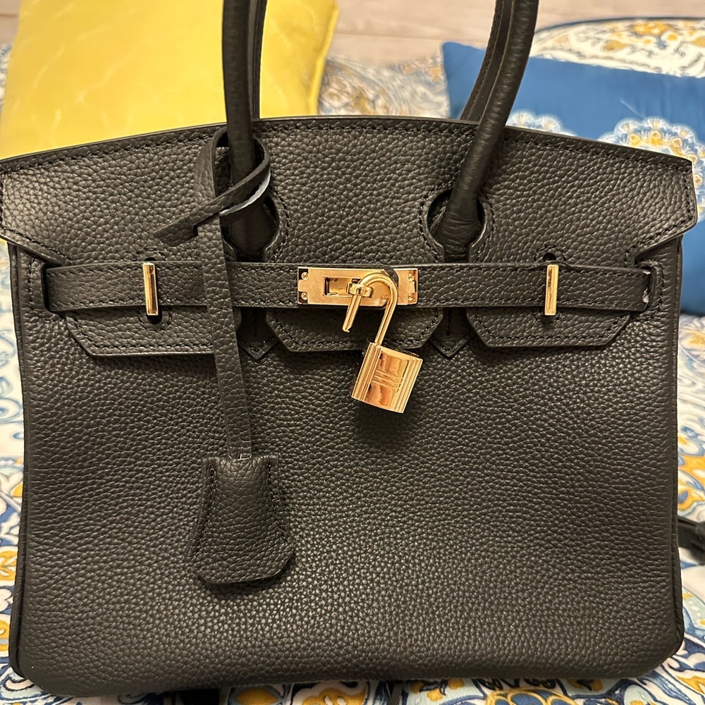 Black satchel handbag with crossbody strap new with no tags